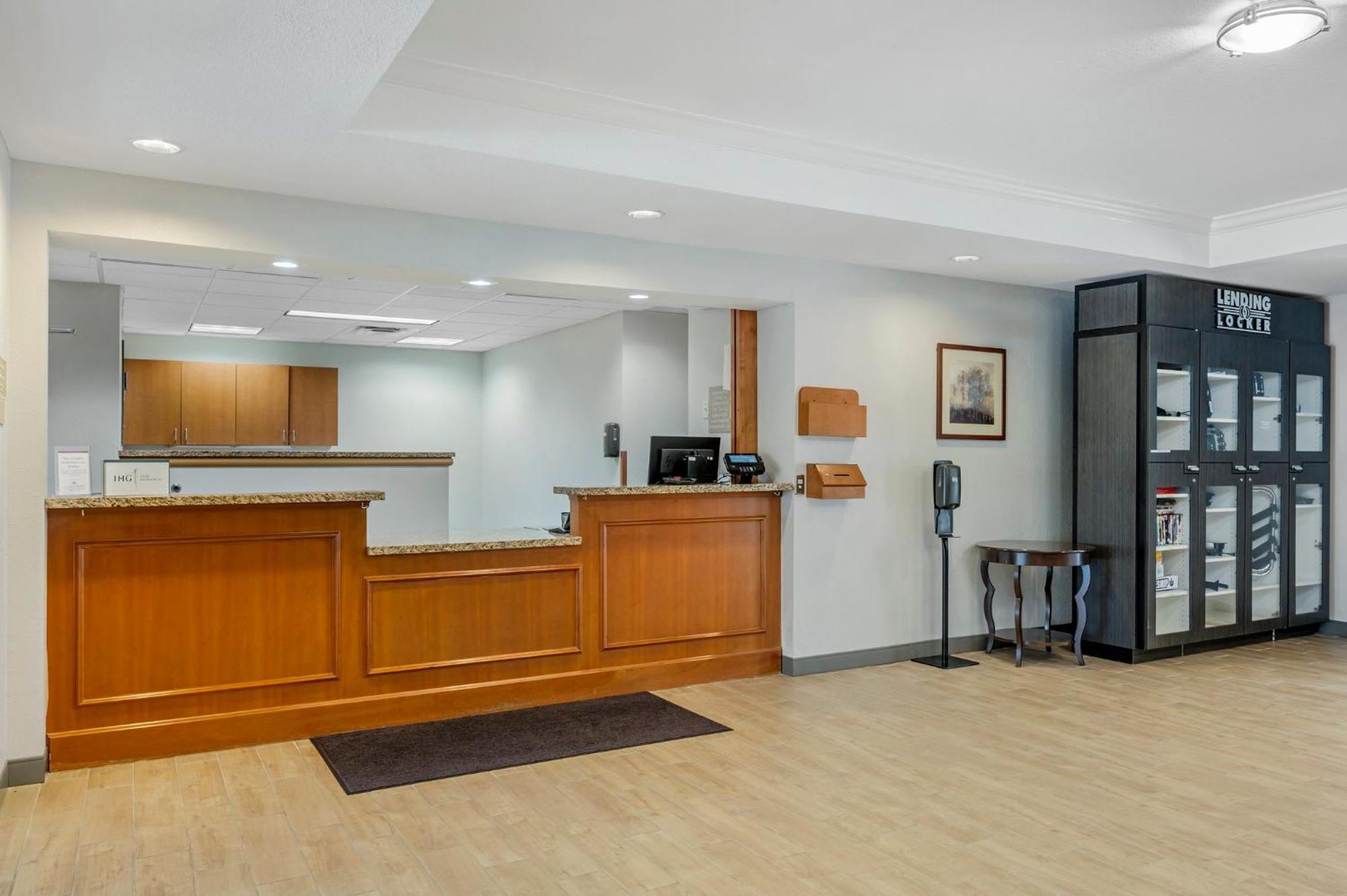 Candlewood Suites Indianapolis East By Ihg Indianápolis Exterior foto